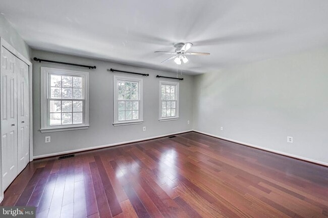 Building Photo - 3027 Mozart Dr