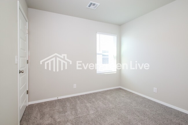 Building Photo - 1100 W Lawton Rd