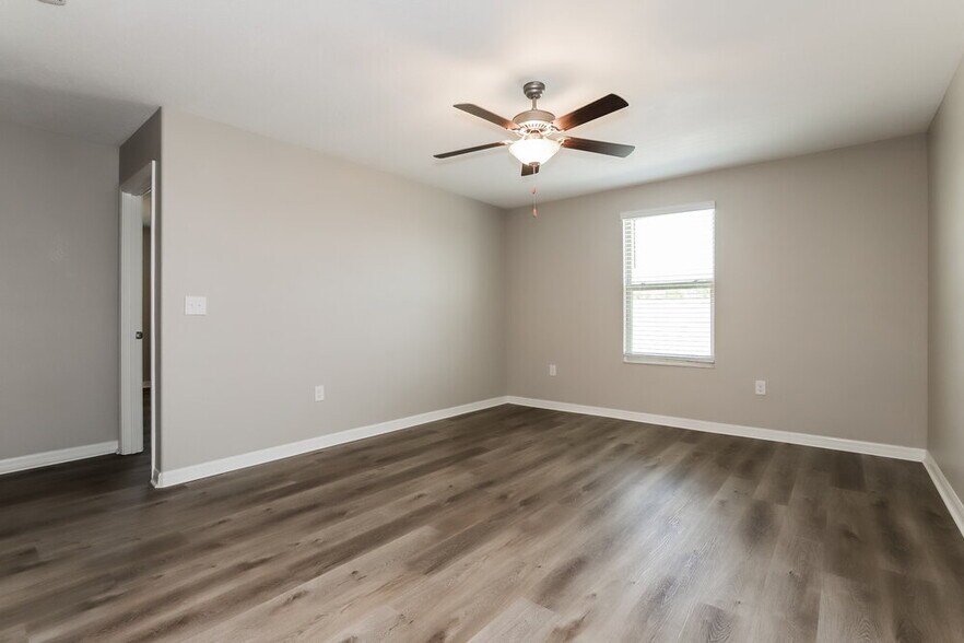 Building Photo - 10518 Strawberry Tetra Dr