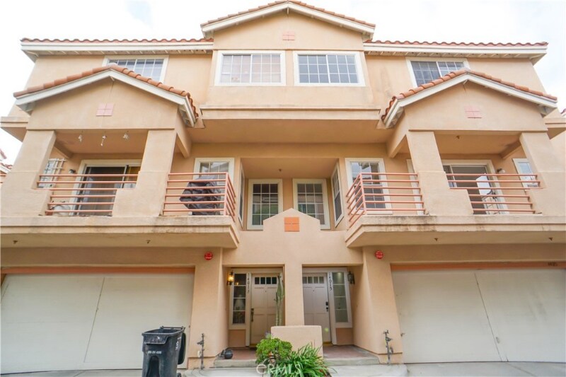 Primary Photo - 14061 Lemoli Ave