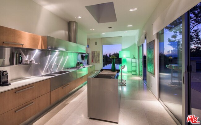 Building Photo - 1099 Vista Grande Dr