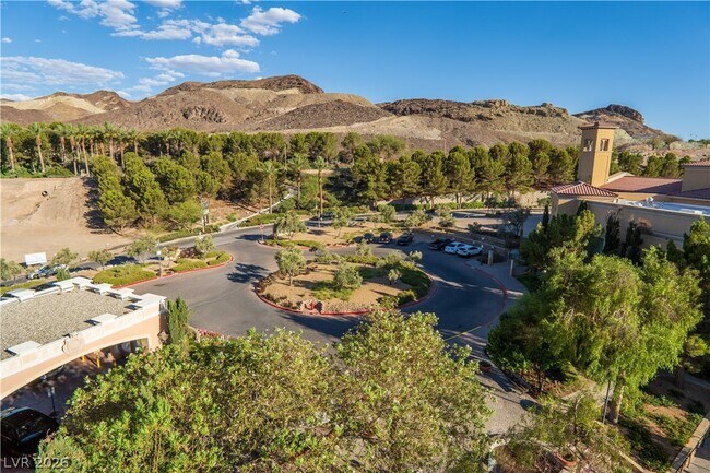 Building Photo - 30 Strada Di Villaggio