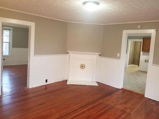 Building Photo - 415 3rd Street