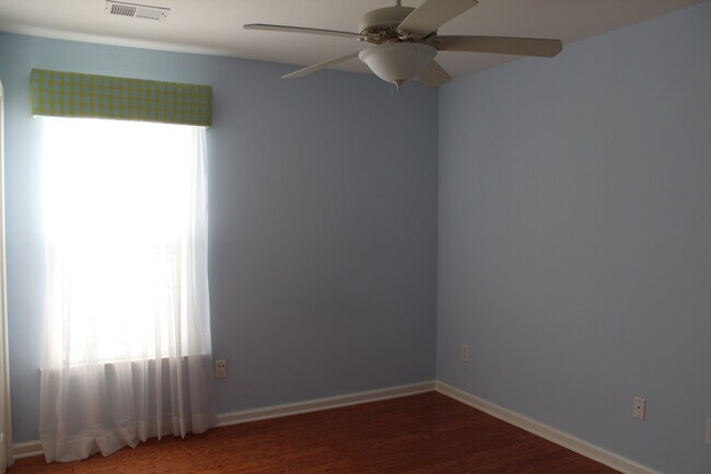 Building Photo - 4648 Fringetree Dr
