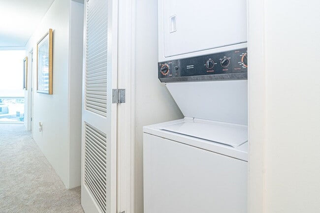 Building Photo - Fully Furnished and Spacious 2 Bedroom 2 Bath - OCEAN VIEW!