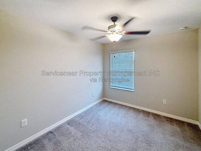Building Photo - 9528 Pembrooke Pines Dr