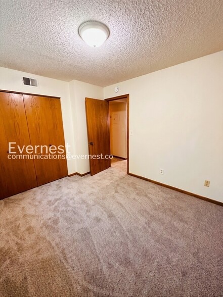 Building Photo - 2960 W Stuart St