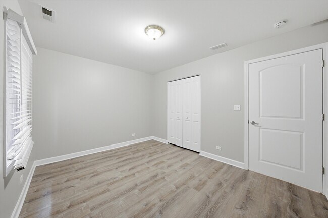Building Photo - 3423 Ridgeland-102
