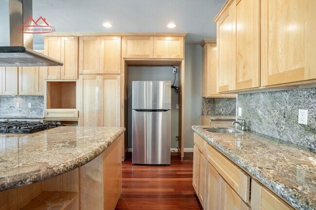 Building Photo - 6497 Hirabayashi Dr