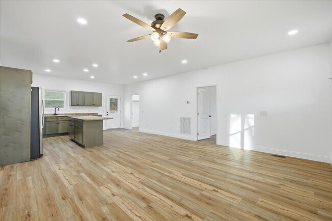 Building Photo - Dandridge -  New Construction