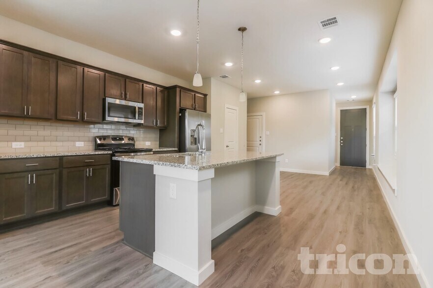 Building Photo - 2422 Cohorn Trl