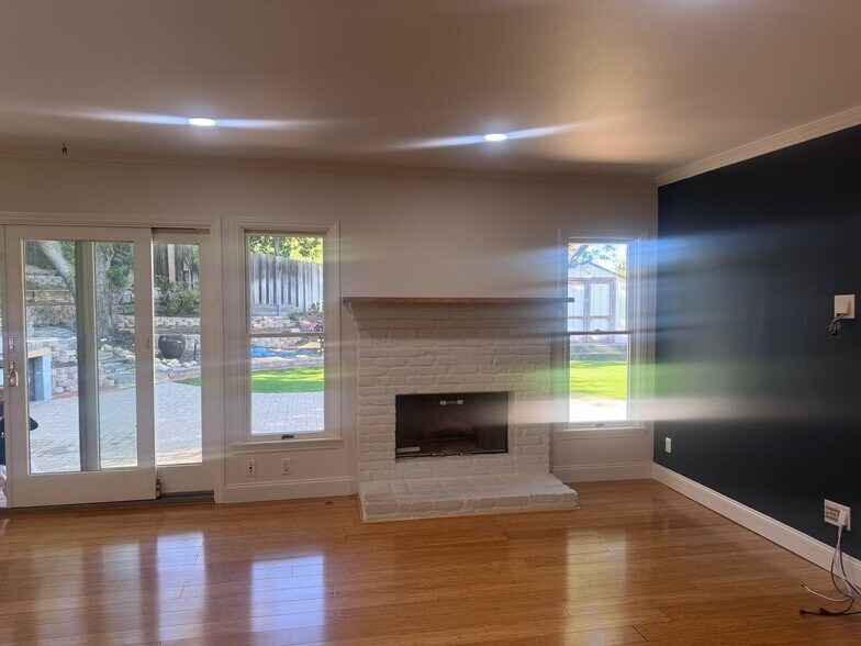 Building Photo - 20305 Aetna St