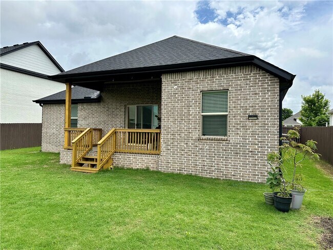 Building Photo - 4400 SW Layton Rd
