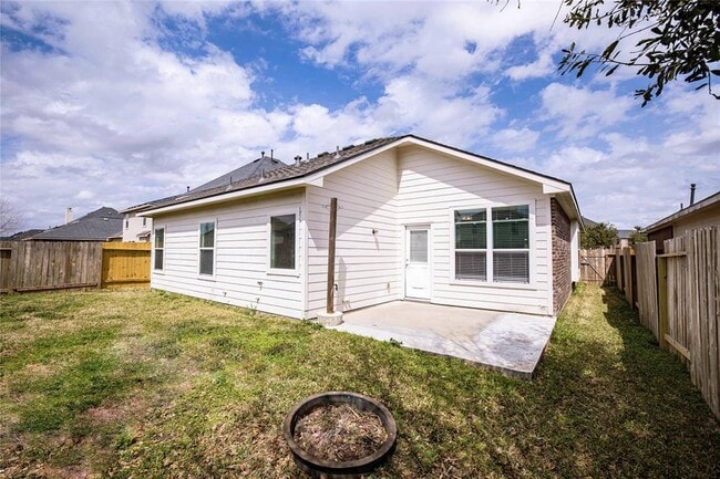 Building Photo - 24415 Hikers Bend Dr