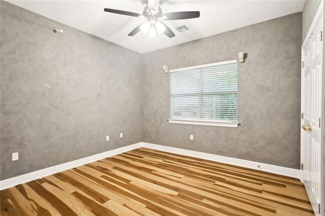 Building Photo - 1306 Woodmere Dr