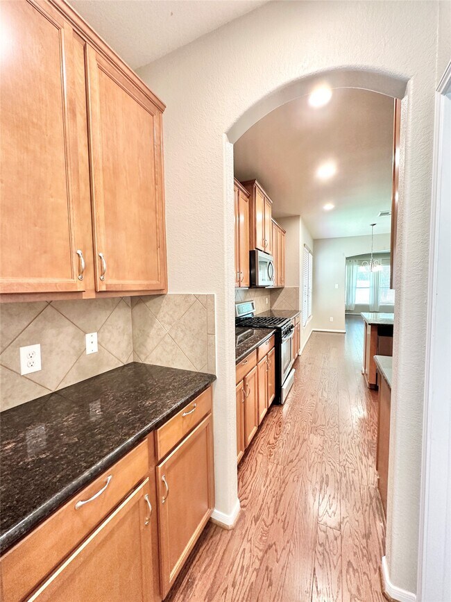 Building Photo - 25323 Lisburn Dr