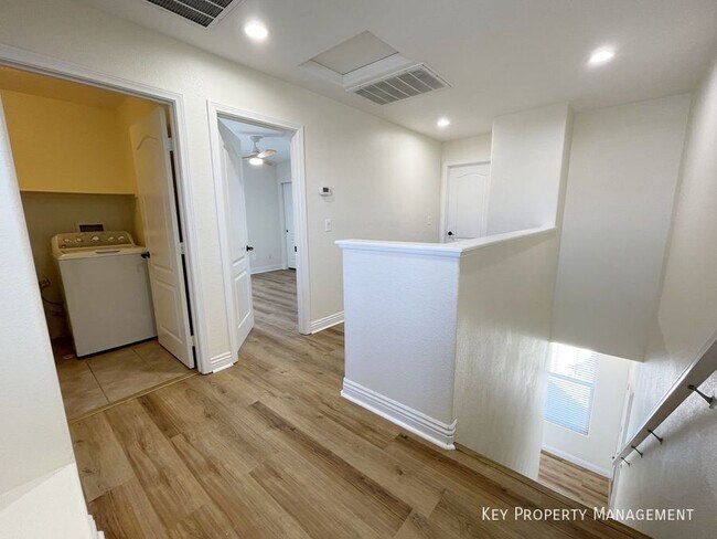 Building Photo - 2913 Big Mountain Ave