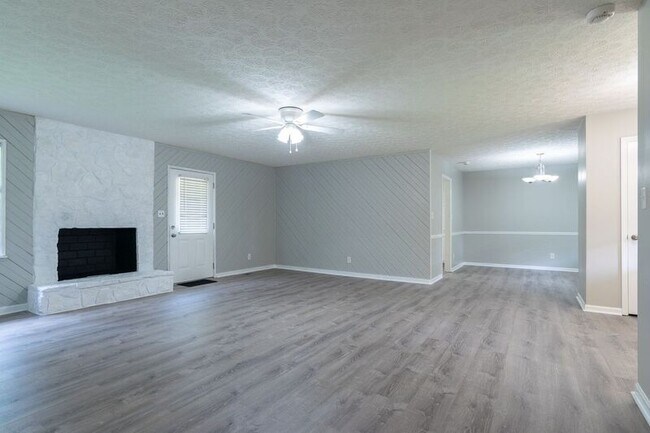 Building Photo - 1321 Crooked Creek Rd