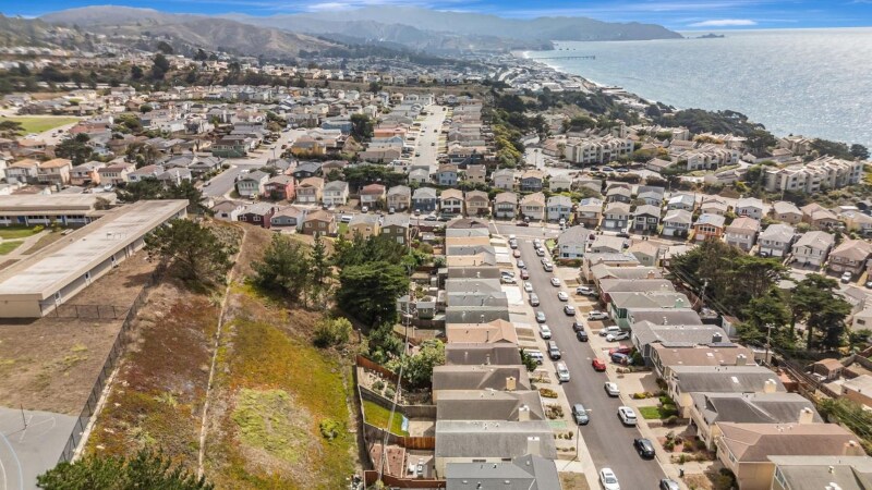 Building Photo - 157 Longview Dr