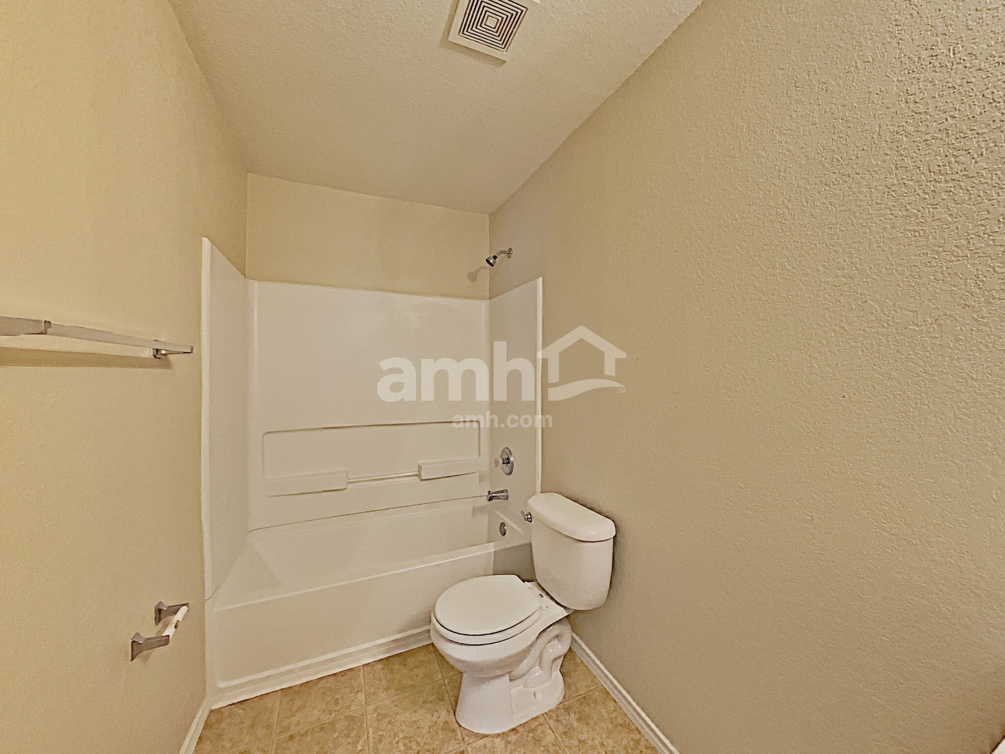 Building Photo - 5839 Sherbrooke Oak