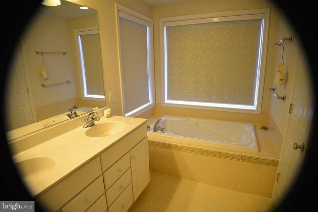 Building Photo - 13700 Maple Sugar Ln