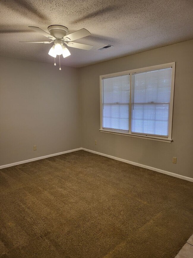 Building Photo - Decatur