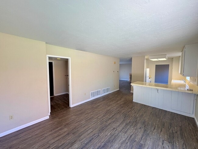 Building Photo - 4 Bedroom House Corner Lot