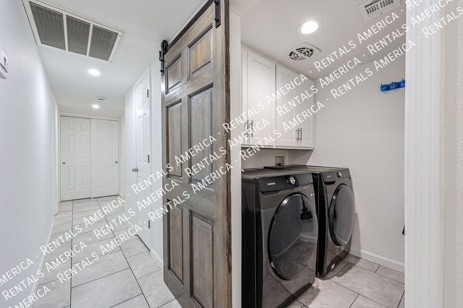 Building Photo - 3837 W Acapulco Ln