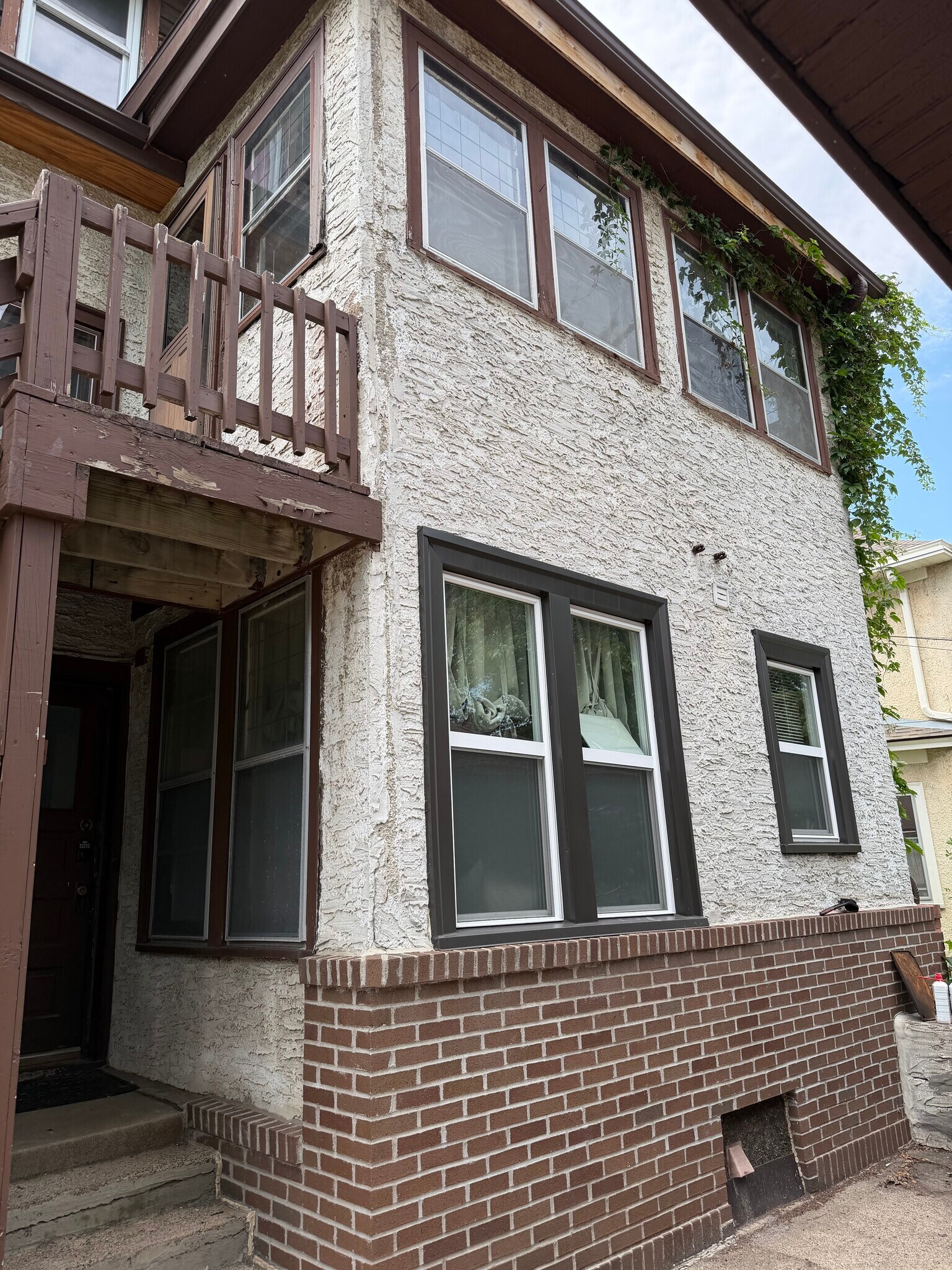 Building Photo - 801 4th St NE