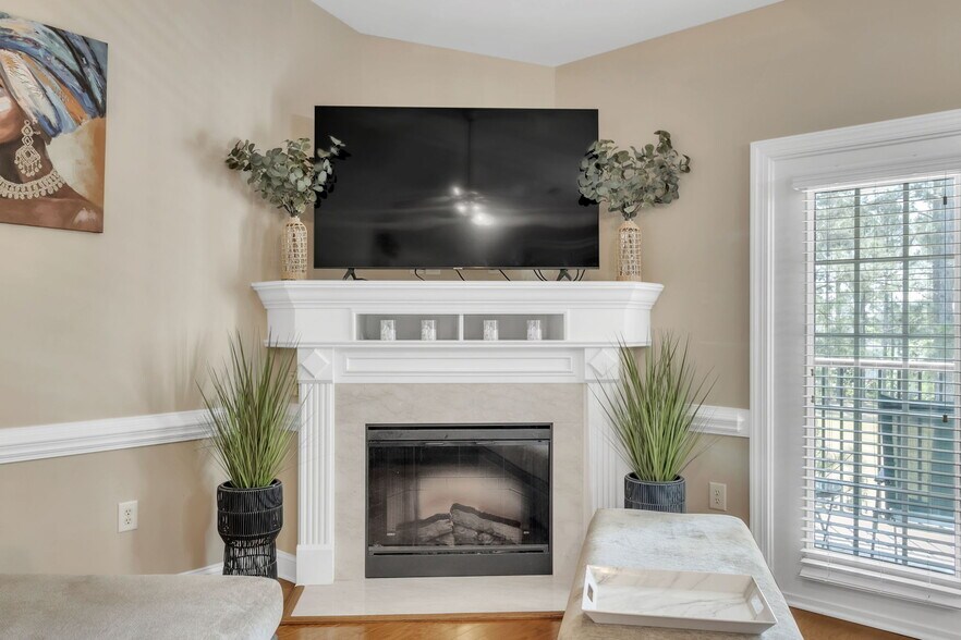 Building Photo - 124 Gallery Dr