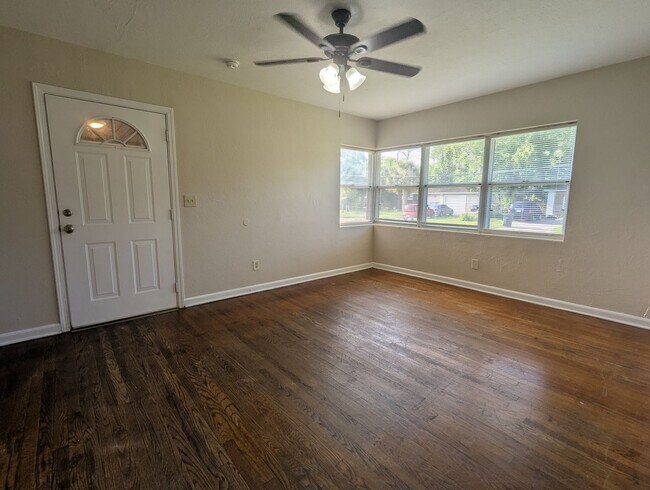 Building Photo - REAR DECK & LARGE FENCED BACKYARD - 3/1 WI...