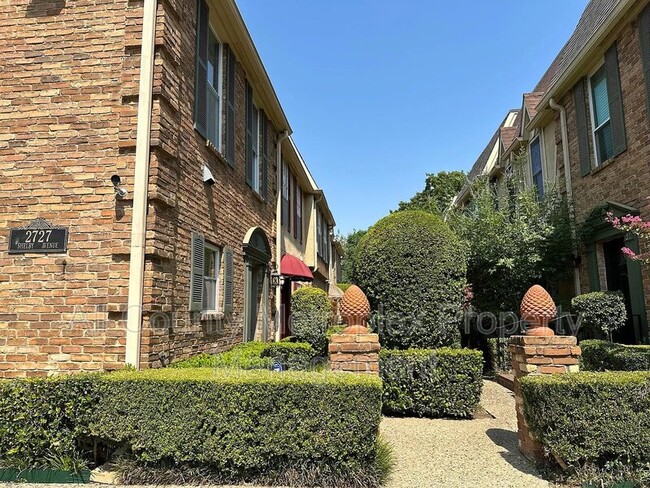 Building Photo - 2727 Shelby Ave
