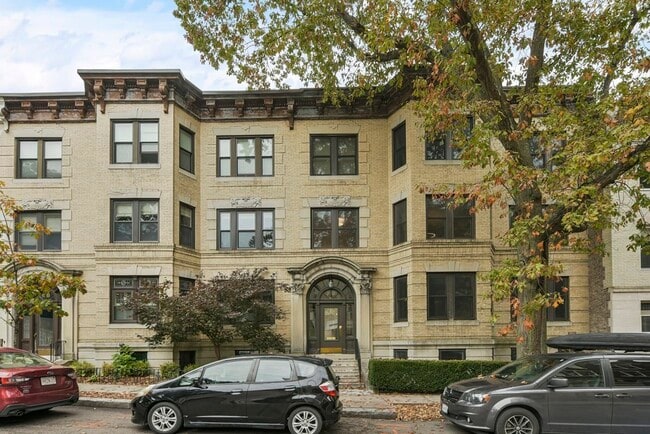 Building Photo - 70 Marshal St