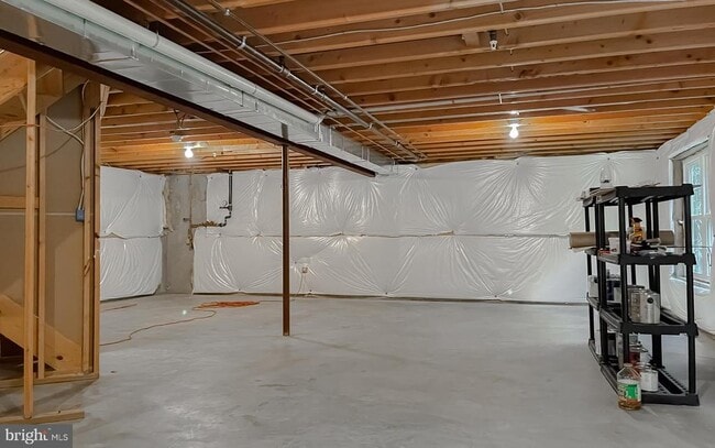 Building Photo - 46230 Sylvan Ct