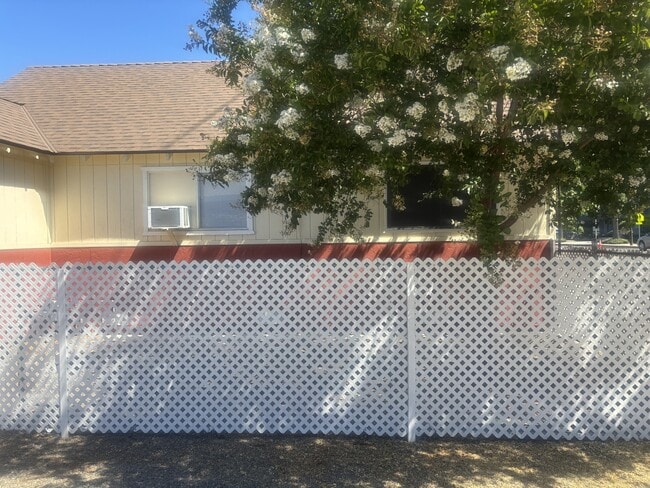 Building Photo - 511 Coffee Rd