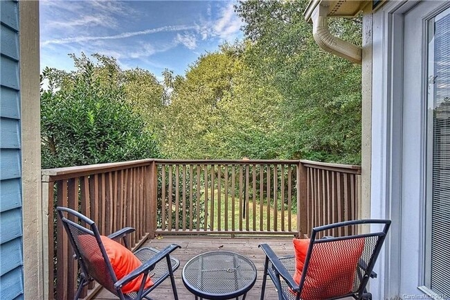Building Photo - Charming 2BR Condo in Charlotte