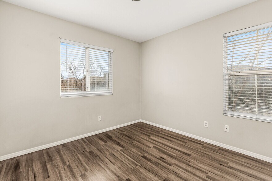 Building Photo - 33640 Willow Haven Ln