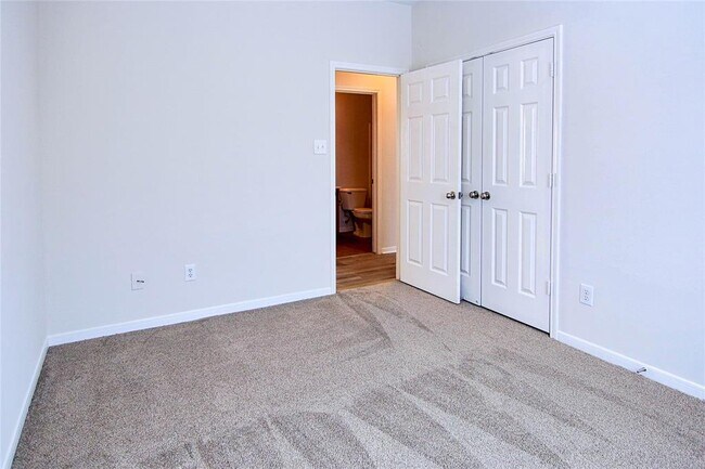 Building Photo - 21622 Amesbury Meadow Ln