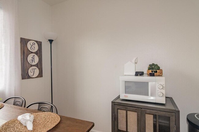 Building Photo - 2030 Brookhurst St