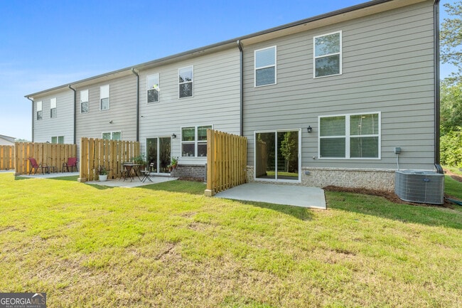 Building Photo - 160 Hazel Dr