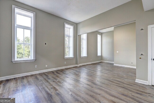 Building Photo - 123 S Broad St