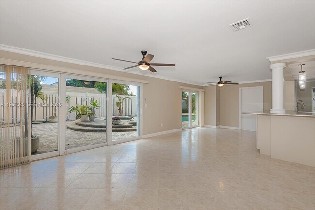 Building Photo - 2070 NE 65th St