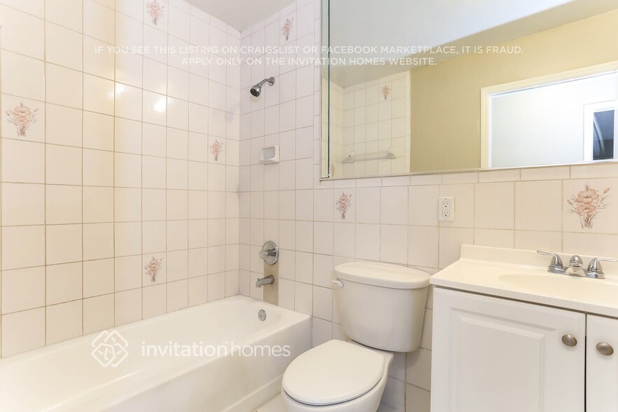 Building Photo - 5790 SW 156th Ct