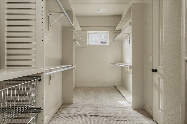 Building Photo - 6600 Willowridge Ln
