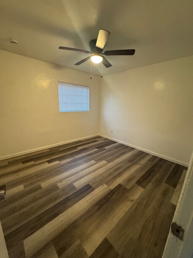 Building Photo - S 33rd