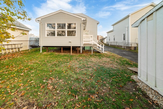 Building Photo - 46 Elaine Rd