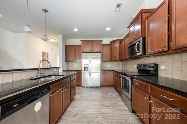 Building Photo - 3530 Alister Ave SW