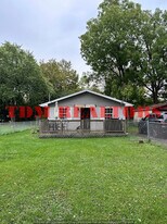 Building Photo - 2121 Christner St