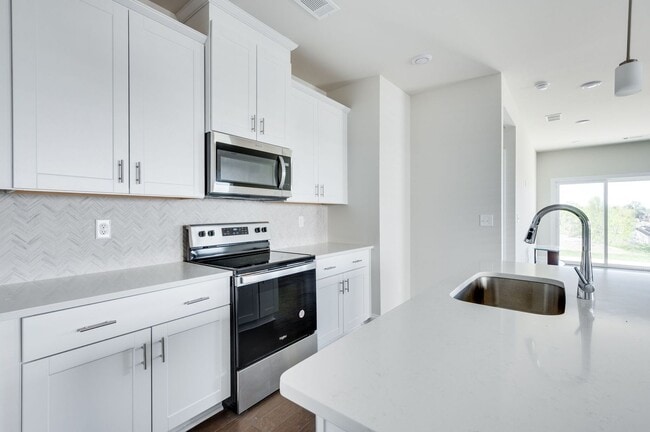Building Photo - Awesome energy-efficient 4BE/2.5BA home in...