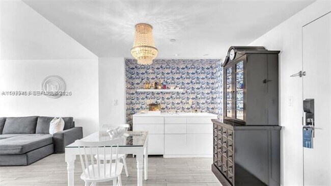 Building Photo - 1100 West Ave